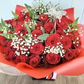 100 Luxury Red Naomi Roses